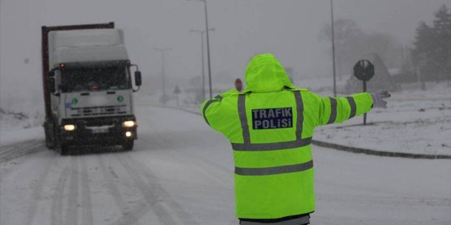 Bolu Dağı'nda Zincirsiz Tırlara İzin Verilmiyor