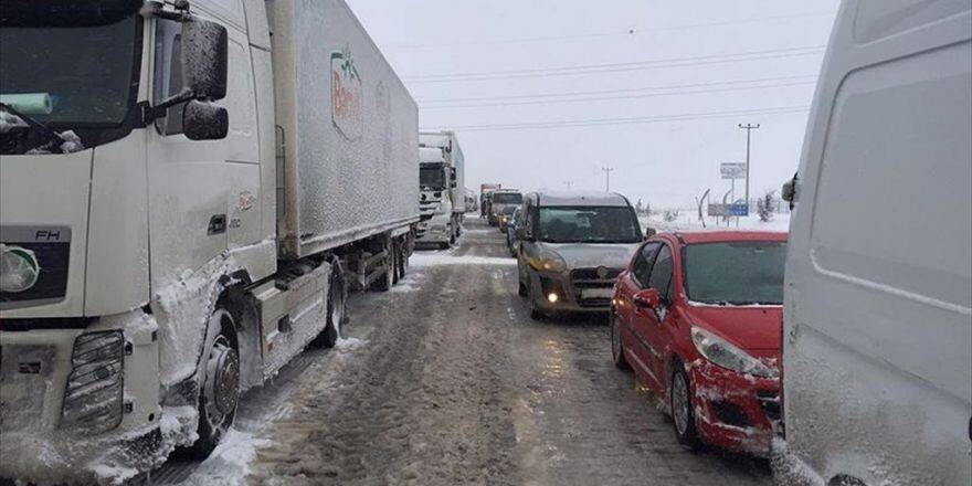 Bursa-izmir Karayolu Ulaşıma Kapandı