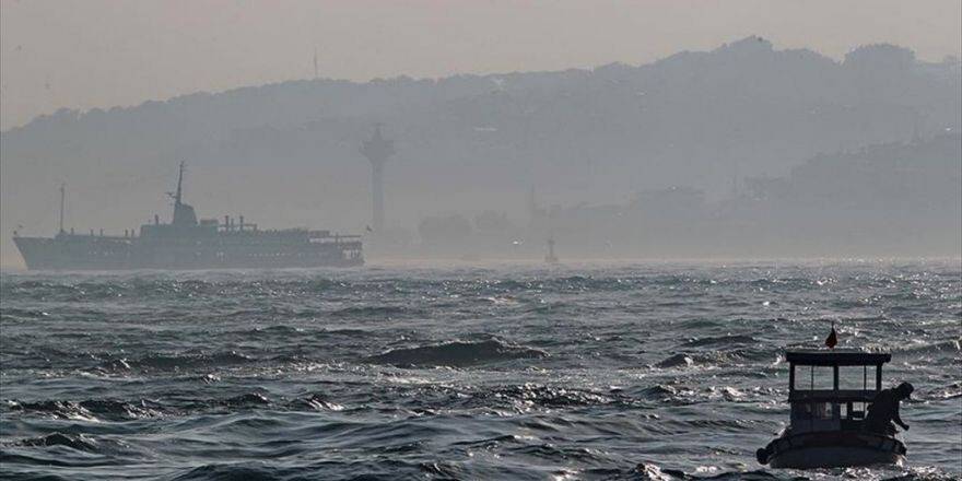 İstanbul Boğazı Çift Yönlü Gemi Geçişlerine Kapatıldı
