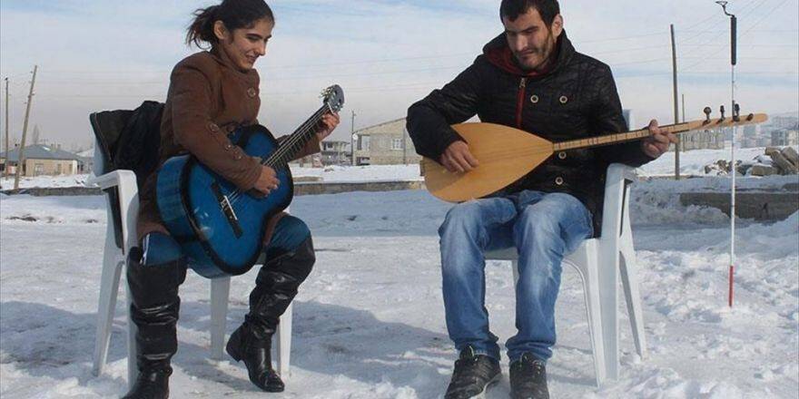 Iraklı Görme Engelli Kardeşlerin Müzik Tutkusu