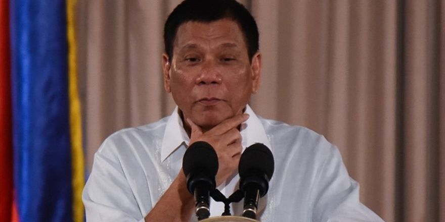 Duterte'den 'Teröristleri Bombalayın' Talimatı