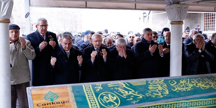 Kılıçdaroğlu Prof. Dr. Fişek'in Cenaze Törenine Katıldı