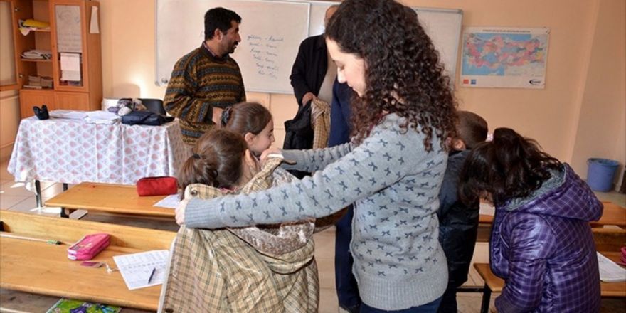 Görevlendirme Yapılan Belediyelerden Öğrencilere Yardım