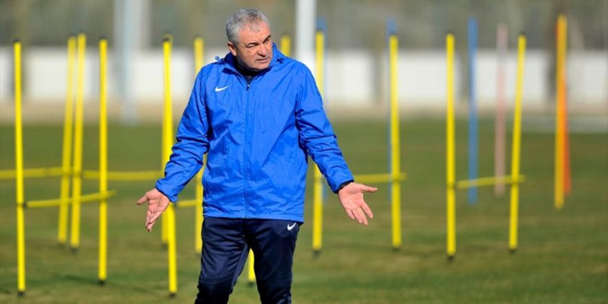 Antalyaspor Teknik Direktörü Çalımbay: Hedefimiz Sezonu İlk 10 İçinde Bitirmek