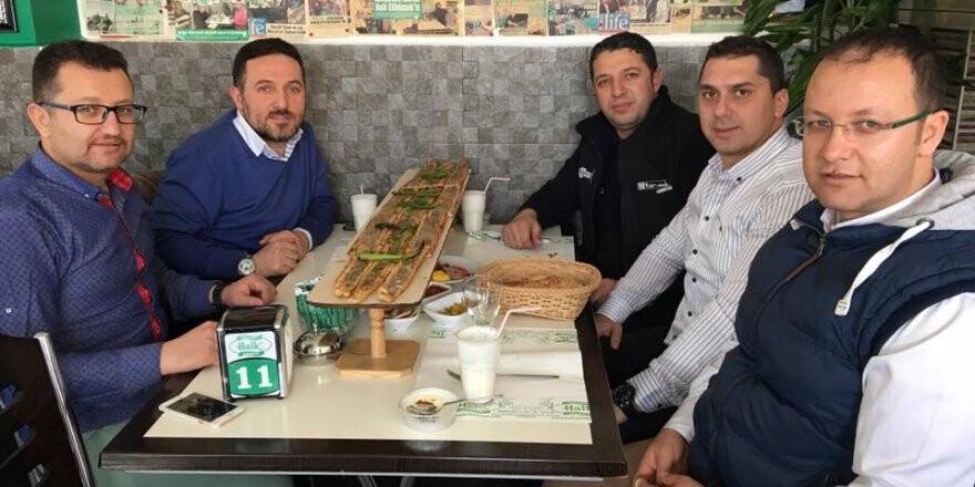 Ömer Turgut Bey’den misafirlerine Recai ikramı