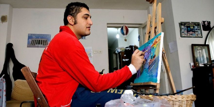 Otistik Ressam Sergi Gelirlerini Öğrencilere Harcıyor