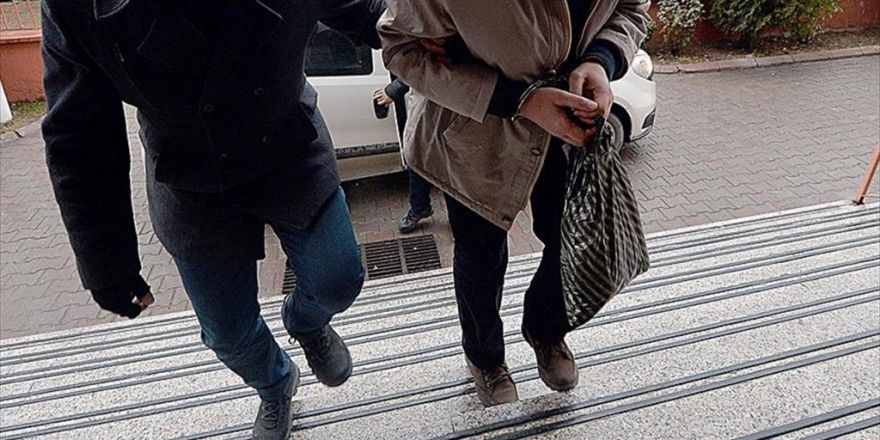 İzmir'de Pkk/kck Operasyonunda 17 Öğretmen Gözaltına Alındı