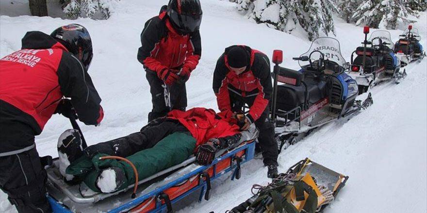 Kartalkaya'da Kayakçıların Güvenliği Jak Timlerine Emanet