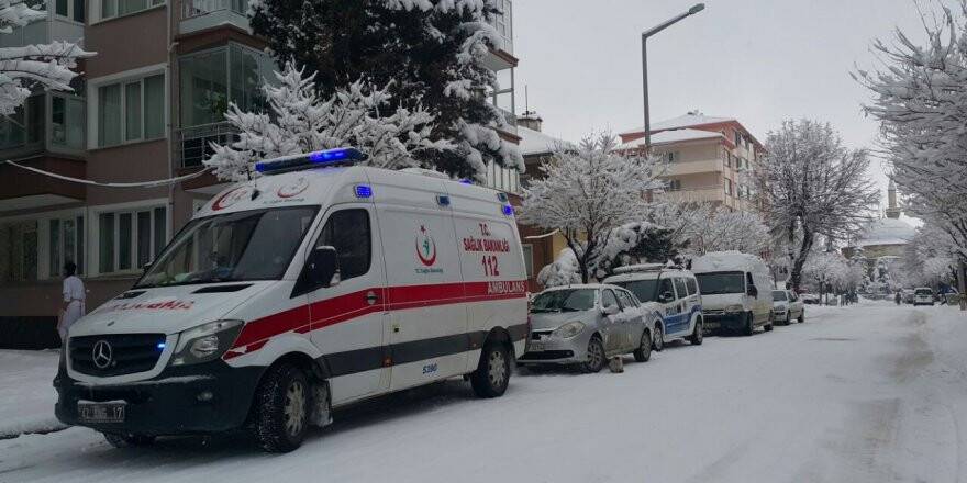 Konya'da merdiven boşluğuna düşen kişi öldü