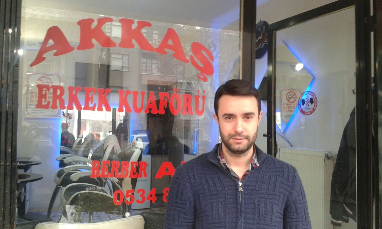 Ali Akkaş dinleniyor