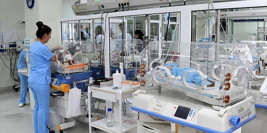 Yenidoğan Yoğun Bakımlarında Annelere Özel Bölüm