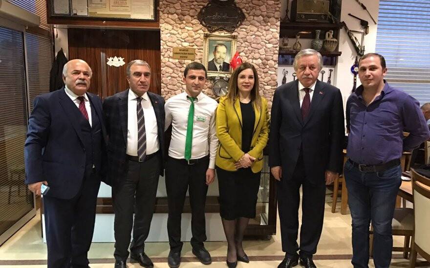 MHP’ li vekiller Kebapçı Hacı Şükrü’de