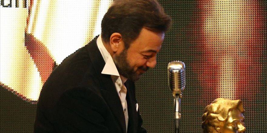 'Sadri Alışık Halkı Halka Halkın Diliyle Anlattı'