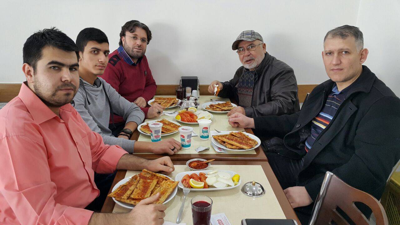 İş adamları Dostlar Etliekmek’te