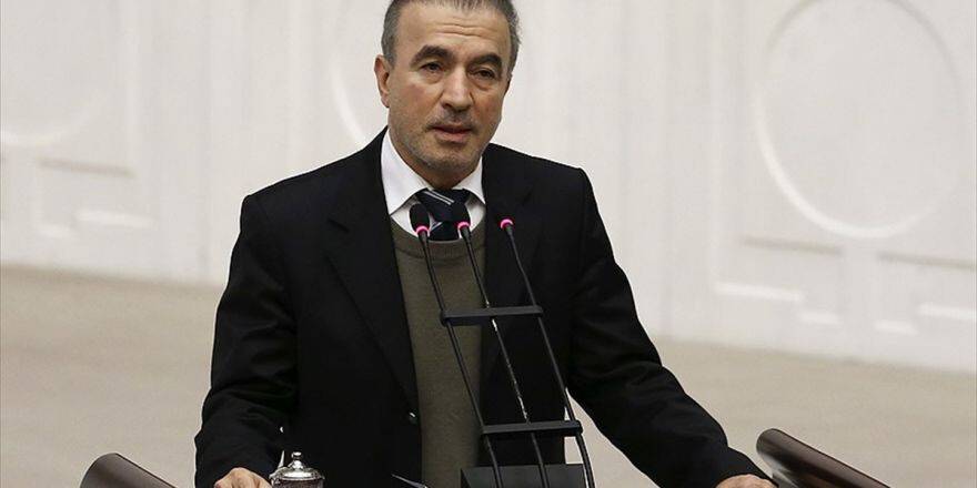 'Bozkurt İşaretiyle Sempati Bildirimine Karşılık Verdi'