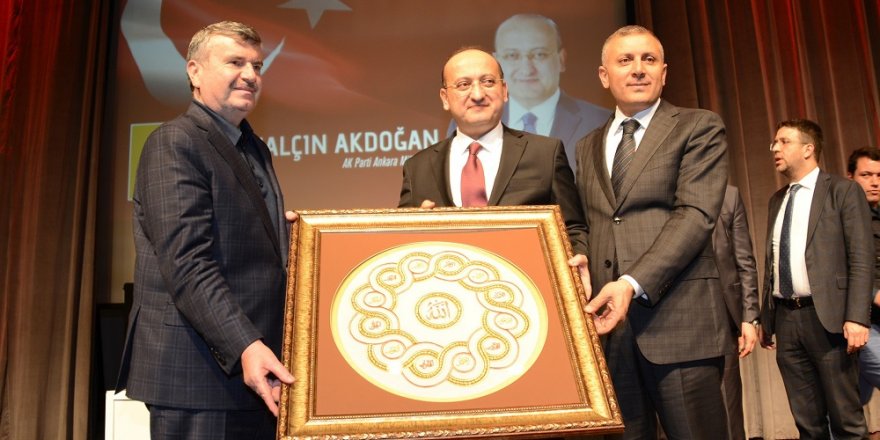 Akdoğan: “Yeni Anayasa, Güçlü Türkiye”yi anlattı