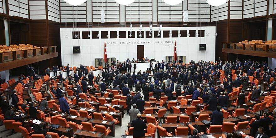 Meclis Kendi Rekorunu Geçmek İçin Mesai Yapacak