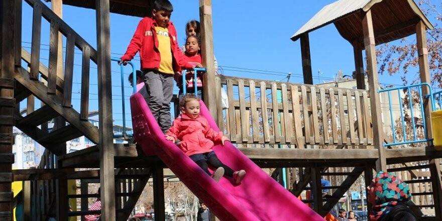 Bahar geldi, parklar şenlendi