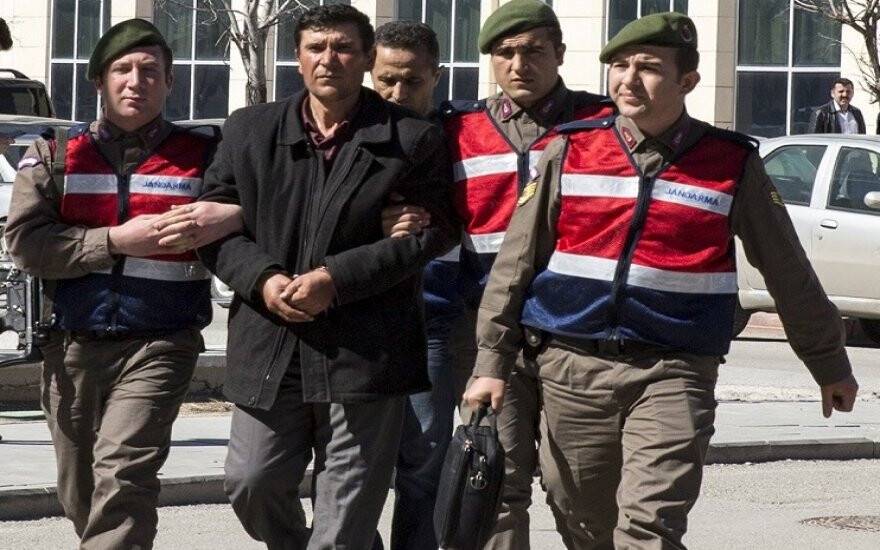 Babasını ve amcasını öldüren zanlı adliyeye sevk edildi