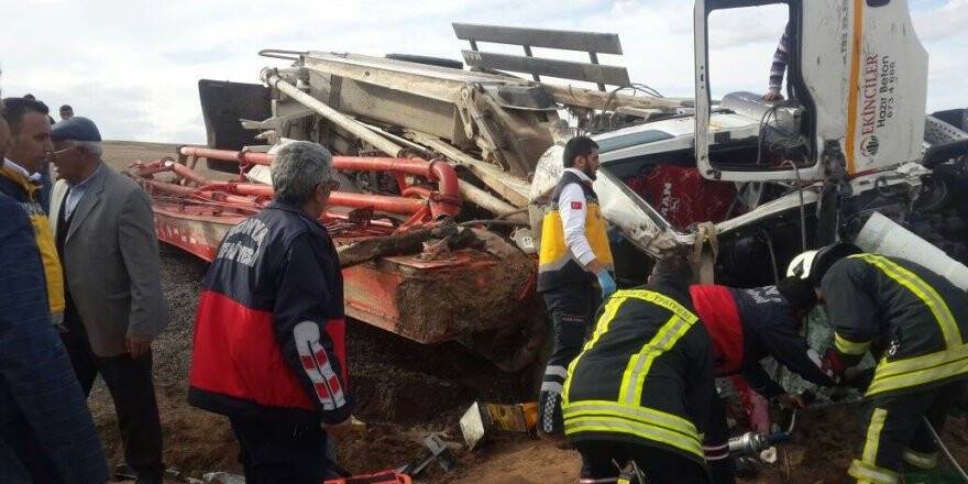 Hazır beton pompa vinci şarampole devrildi: 1 ölü, 1 yaralı