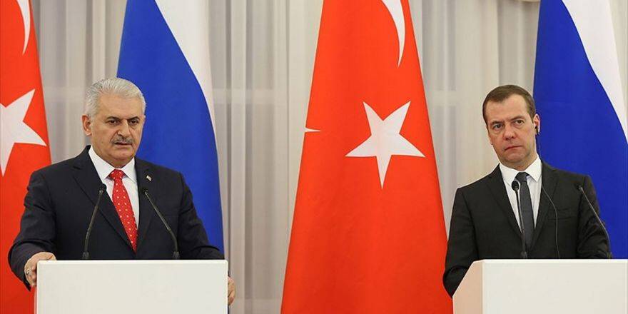 Başbakan Yıldırım İle Medvedev Görüştü