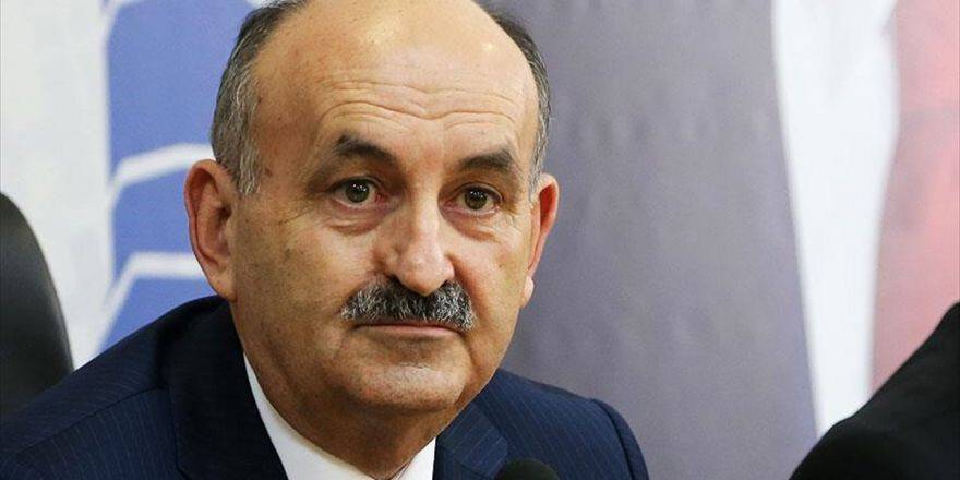 'Büyük Önderin Gölgesine Yan Gelip De Yatıyorlar'