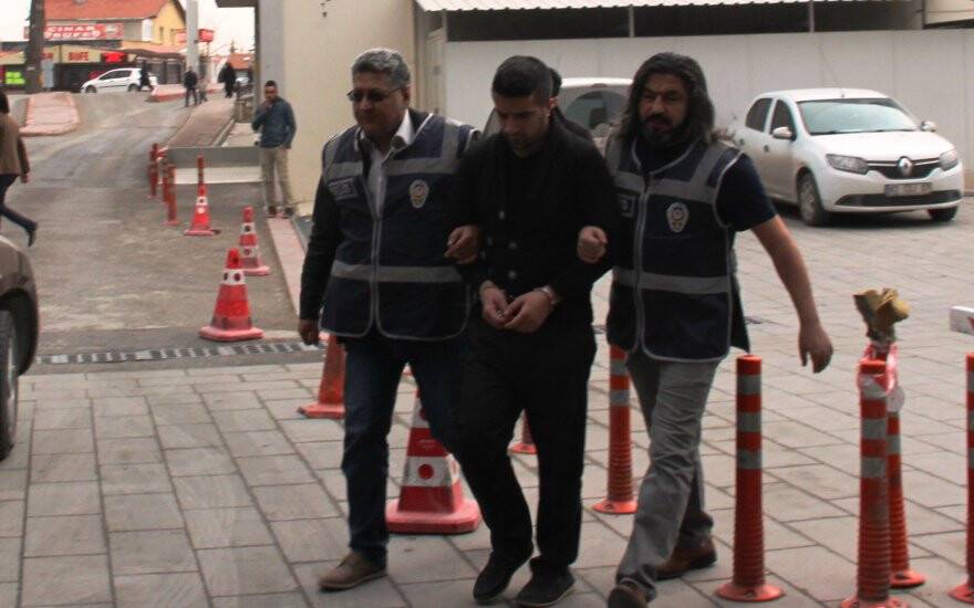 ATM'den para çekerken bıçaklanıp gasp edildi