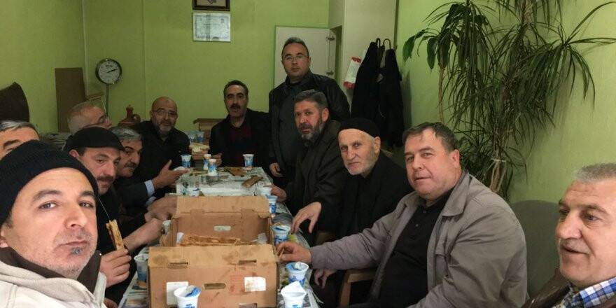 Yılmaz Dündar etliekmek ziyafetinde