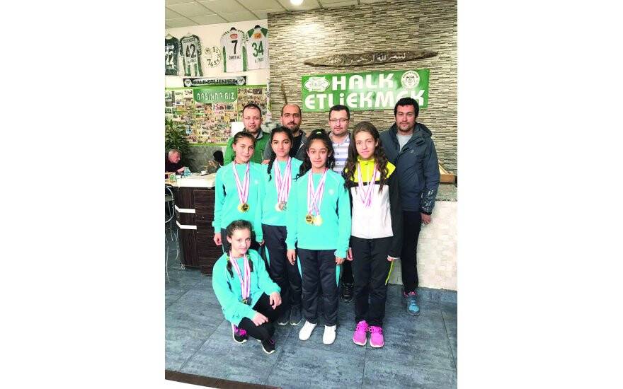 Namık Kemal  Ortaokulu’nun  şampiyonları  Küçüker Halk  Etliekmek’te