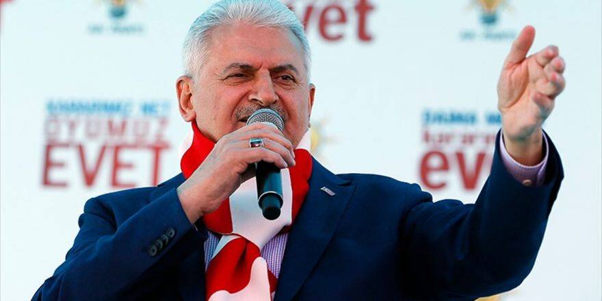 Başbakan Yıldırım: Bu Anayasa Artık Yürümüyor, Yolda Kalıyor