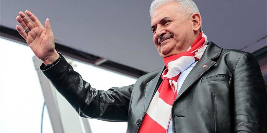 Başbakan Yıldırım: Türkiye'yi Tehdit Edenler Hayır Cephesinde Kol Kola Girdi
