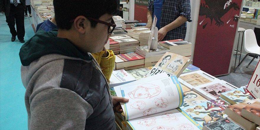 Denizli'nin İlk Kitap Fuarı Kitapseverlere Kapılarını Açtı