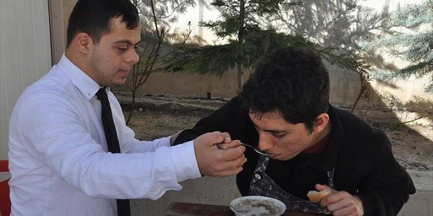 Konya'da özel gençlerin dostluğu