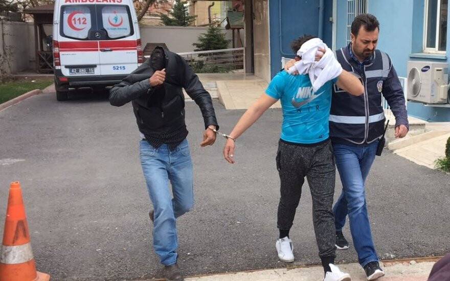 Kız arkadaşının borcunu ödemek için hırsızlık yapmış