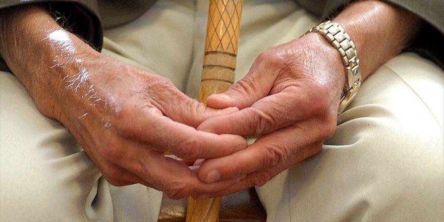 Parkinson Hastaları Doğru Egzersizi 'Video'dan Öğrenecek