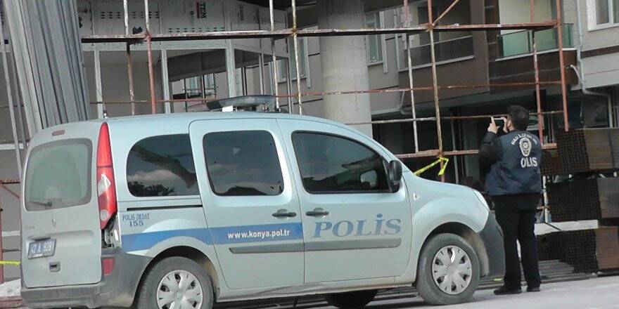 Sırtına iskele demirleri düşen Suriyeli şahıs hastanelik oldu