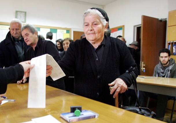 Güney Kıbrıs'ta kritik seçim başladı