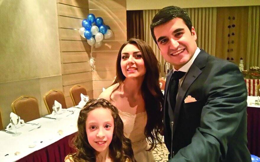 BERKEN  SÖNMEZ  İLE TUĞBA CANDAŞ  NİŞANLANDI