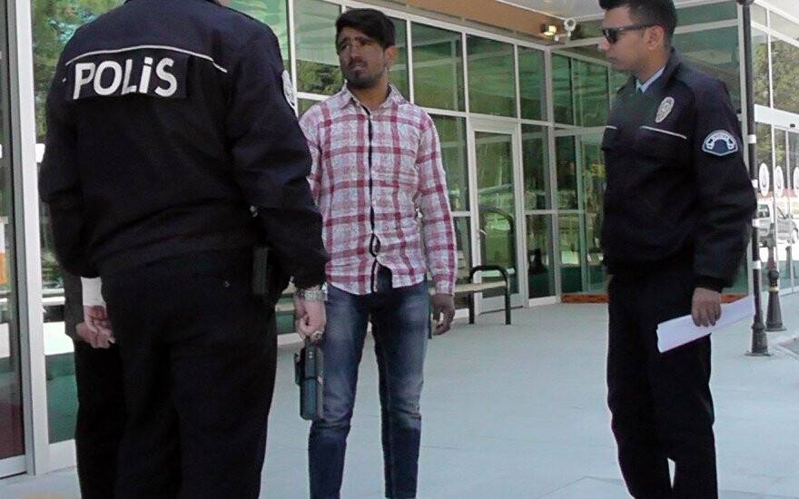 Kaçak Afgan hastaneye gidince yakalandı