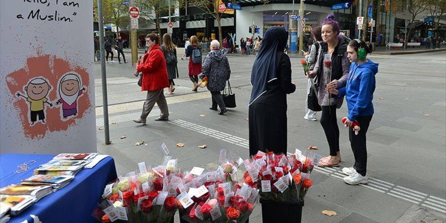 Avustralya'da 'Buyurun, Ben Müslümanım' Etkinliği Düzenlendi