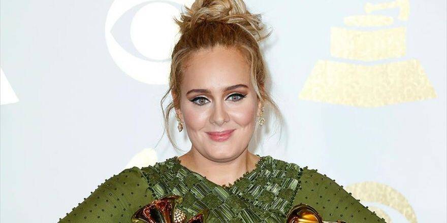 İngiltere'nin En Zengin Kadın Müzisyeni: Adele