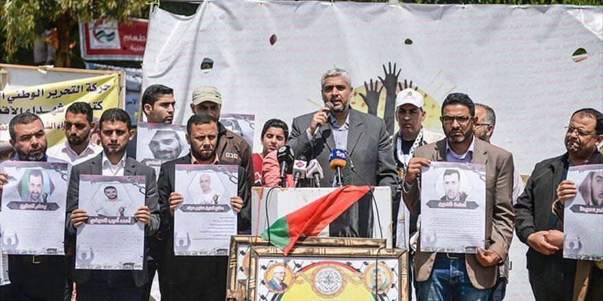Gazzeli Gazetecilerden Filistinli Tutuklulara Destek Gösterisi