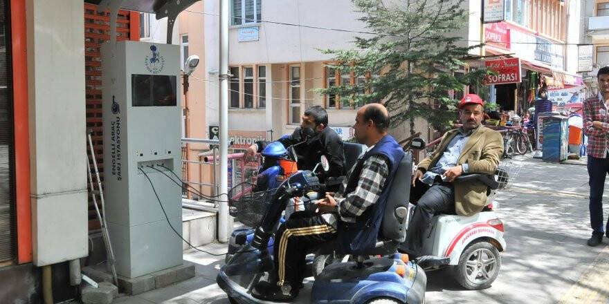 Akşehir’de, engelli araçları için şarj istasyonu