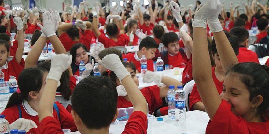 3 Bin 417 Öğrenci Aynı Anda Deney Yaptı