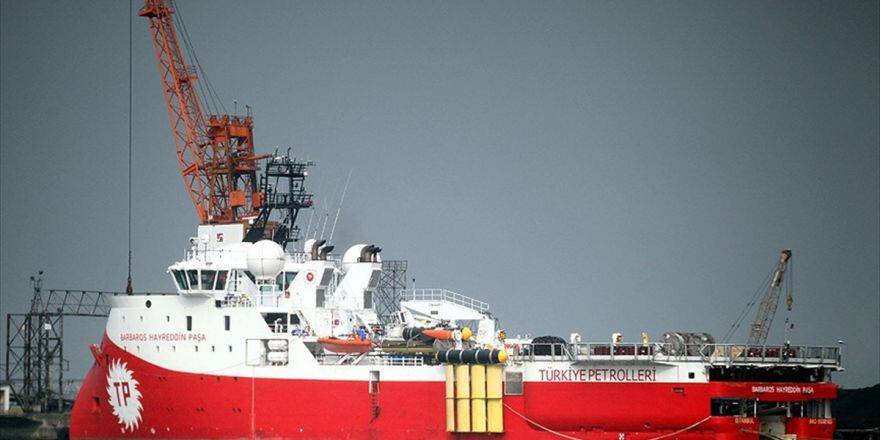 Barbaros Hayrettin Paşa Gemisinden Rumlara 'Mehterli' Yanıt