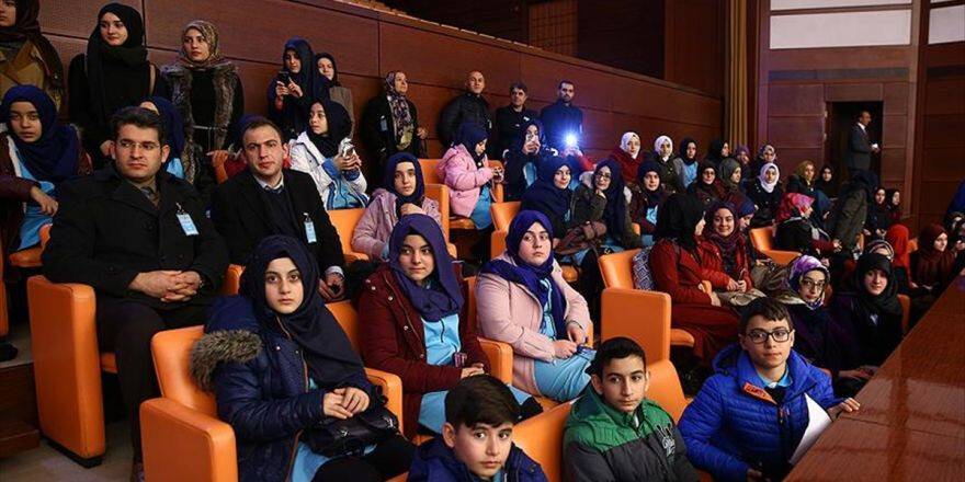 Öğrencilerden Meclise Yoğun İlgi