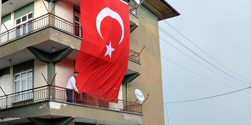 Yıldırım Düşmesi Sonucu Yaralanan Asker Şehit Oldu