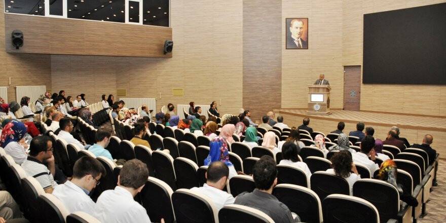 NEÜ’de İç Hastalıkları Günleri düzenlendi