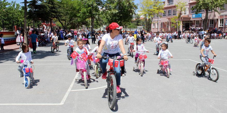 Atatürk İlk Okulunda Bisiklet Şenliği