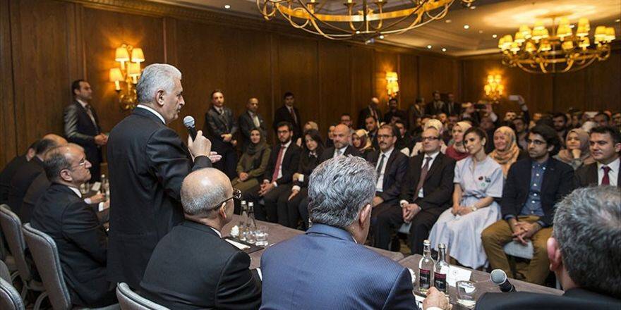 Yıldırım, İngiltere'de Eğitim Gören Öğrencileri Kabul Etti